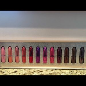 Meet your Posher, Fela